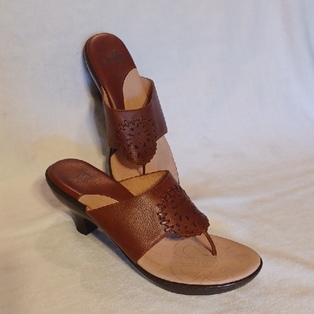 Sofft Brown Leather Heels with Perforated Design Size 7.5